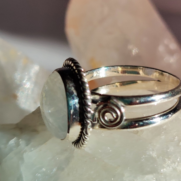 Rainbow Moonstone Ring, size 6 - Picture 7 of 7